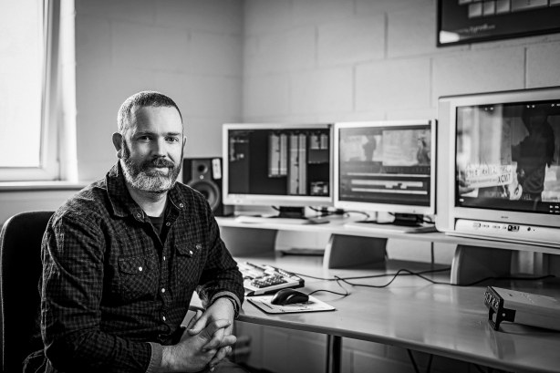 Simon Profile Pic B&W-1